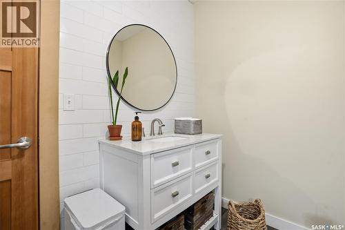 3130 13Th Avenue, Regina, SK - Indoor Photo Showing Bathroom