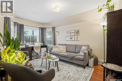 3130 13Th Avenue, Regina, SK - Indoor Photo Showing Living Room