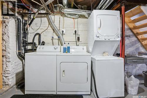 3130 13Th Avenue, Regina, SK - Indoor Photo Showing Laundry Room