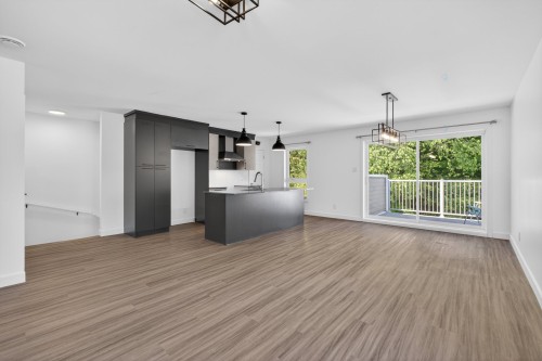 Living Room - 741 Rue Goupil, Sherbrooke (Fleurimont), QC - Indoor Photo Showing Kitchen