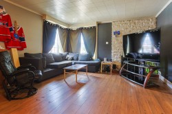 Salon - 
