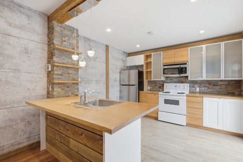 Kitchen - 459 18E Avenue, Montréal (Lachine), QC - Indoor Photo Showing Kitchen