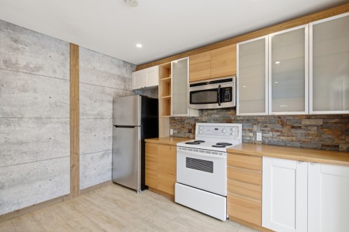Kitchen - 459 18E Avenue, Montréal (Lachine), QC - Indoor Photo Showing Kitchen