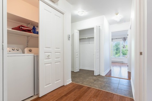 Salle de lavage - 3-4595 Ch. Des Prairies, Brossard, QC - Indoor Photo Showing Laundry Room