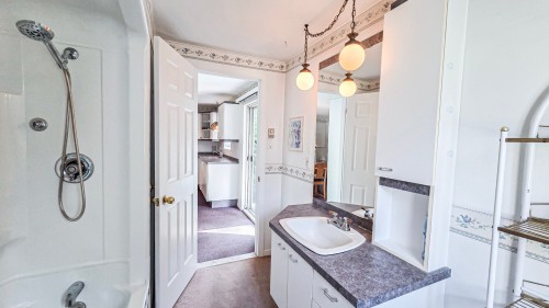 Salle de bains - 365 14E Avenue, Pointe-Calumet, QC - Indoor Photo Showing Bathroom