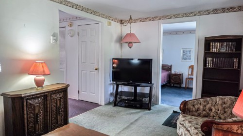Salon - 365 14E Avenue, Pointe-Calumet, QC - Indoor