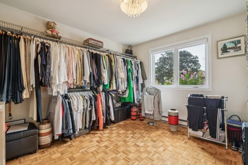 Chambre à coucher - 625 Rue De Briançon, Laval (Laval-Des-Rapides), QC - Indoor With Storage