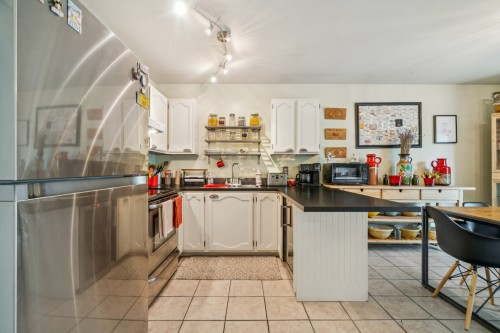 Cuisine - 625 Rue De Briançon, Laval (Laval-Des-Rapides), QC - Indoor Photo Showing Kitchen