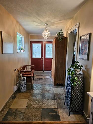 204A 5Th Avenue, Nakusp, BC - Indoor Photo Showing Other Room