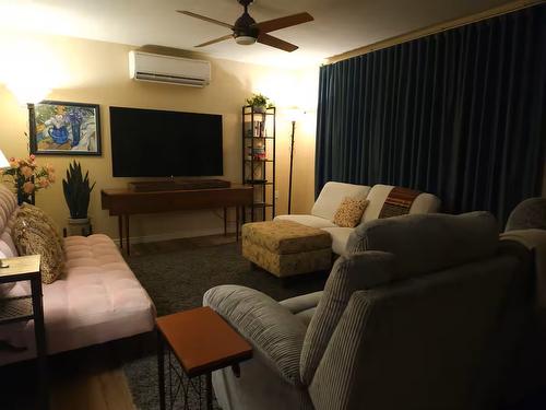 204A 5Th Avenue, Nakusp, BC - Indoor Photo Showing Other Room