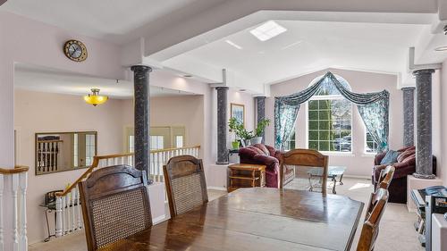 970 Maygard Road, Kelowna, BC - Indoor Photo Showing Dining Room