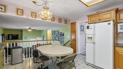 970 Maygard Road, Kelowna, BC - Indoor Photo Showing Dining Room