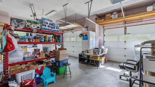 970 Maygard Road, Kelowna, BC - Indoor Photo Showing Garage