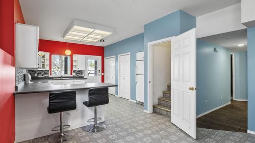 970 Maygard Road, Kelowna, BC - Indoor