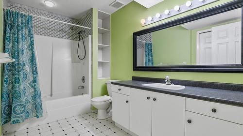 970 Maygard Road, Kelowna, BC - Indoor Photo Showing Bathroom