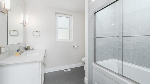 17246 Pilot Bay Road, Crawford Bay, BC - Indoor Photo Showing Bathroom