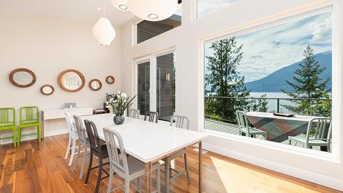 17246 Pilot Bay Road, Crawford Bay, BC - Indoor Photo Showing Dining Room