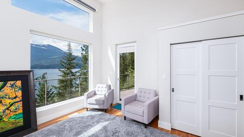 17246 Pilot Bay Road, Crawford Bay, BC - Indoor Photo Showing Other Room