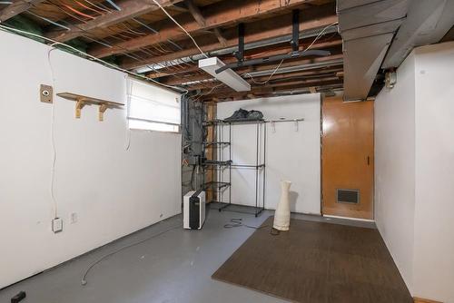 185 Empress St S, Thunder Bay, ON - Indoor Photo Showing Basement