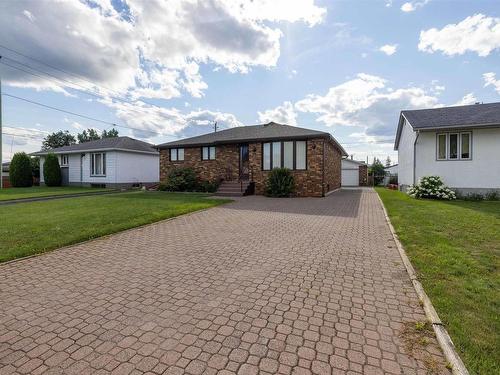 935 Crawford Place  Thunder Bay, ON P7E 3C8