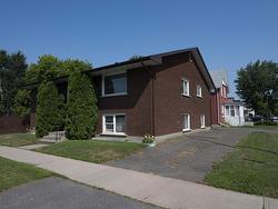 1103 Donald Street East Thunder Bay, ON P7E 5V9