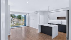 #412-967 Whirlaway Cres  Langford, BC V9B 0Y1