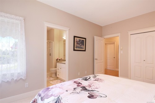 #16-1646 Balmoral Ave, Comox, BC - Indoor Photo Showing Bedroom