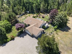 657 Sierra Pines Rd  Comox, BC V9M 3W8