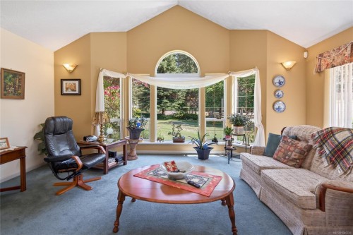 657 Sierra Pines Rd, Comox, BC 