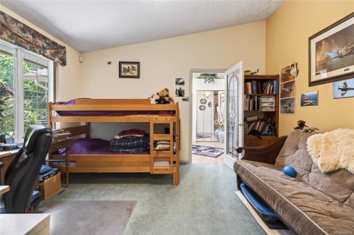 657 Sierra Pines Rd, Comox, BC 