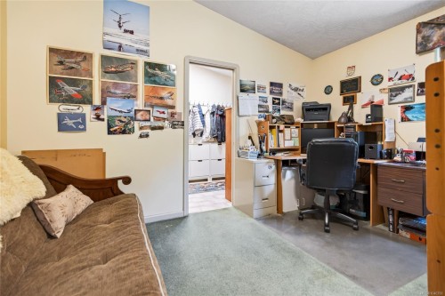 657 Sierra Pines Rd, Comox, BC 