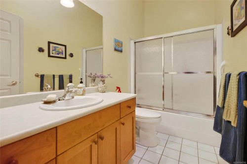 657 Sierra Pines Rd, Comox, BC 