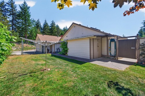 657 Sierra Pines Rd, Comox, BC 