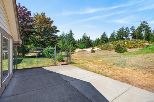 657 Sierra Pines Rd, Comox, BC 