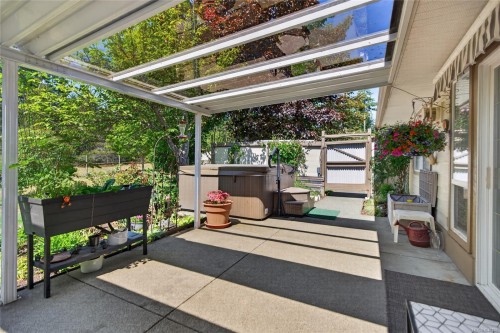 657 Sierra Pines Rd, Comox, BC 