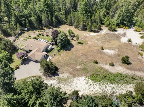 657 Sierra Pines Rd, Comox, BC 