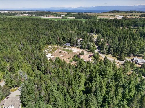 657 Sierra Pines Rd, Comox, BC 
