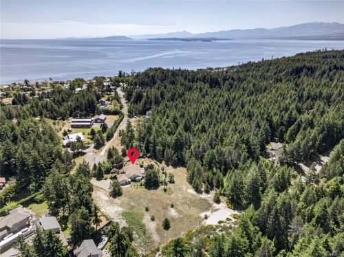 657 Sierra Pines Rd, Comox, BC 
