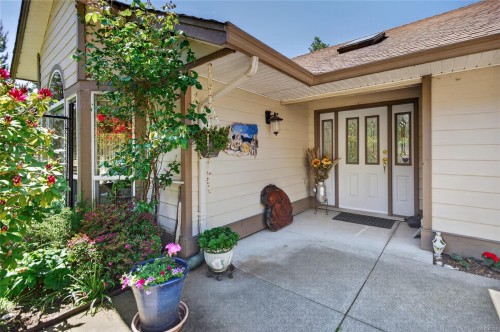 657 Sierra Pines Rd, Comox, BC 
