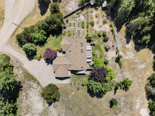 657 Sierra Pines Rd, Comox, BC 