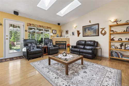 657 Sierra Pines Rd, Comox, BC 