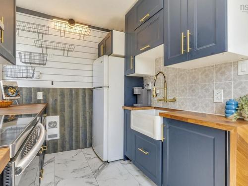 2 1187 Queen Street, Halifax Peninsula, NS - Indoor