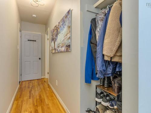 2 1187 Queen Street, Halifax Peninsula, NS - Indoor