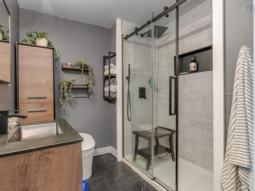 2 1187 Queen Street, Halifax Peninsula, NS - Indoor Photo Showing Bathroom
