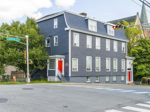 2 1187 Queen Street  Halifax Peninsula, NS B3H 2S4