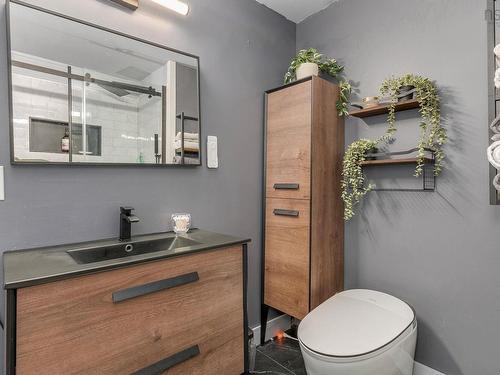2 1187 Queen Street, Halifax Peninsula, NS - Indoor Photo Showing Bathroom