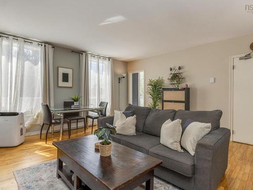 2 1187 Queen Street, Halifax Peninsula, NS - Indoor Photo Showing Living Room