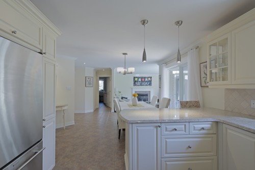 Cuisine - 323 Rue James-Shaw, Beaconsfield, QC - Indoor Photo Showing Kitchen