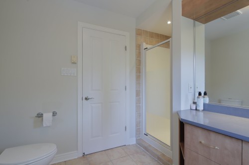 Salle de bains - 323 Rue James-Shaw, Beaconsfield, QC - Indoor Photo Showing Bathroom