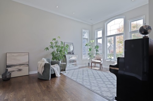 Salon - 323 Rue James-Shaw, Beaconsfield, QC - Indoor
